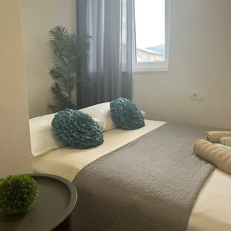 Skender Apartment *